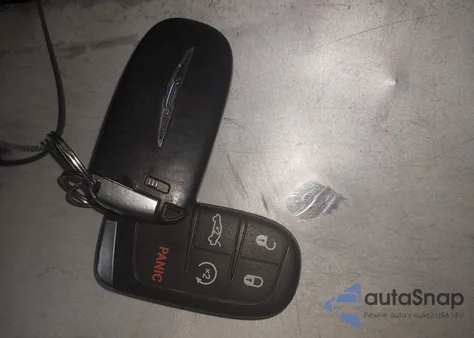 2015 Chrysler 300 300S z USA, uszkodzony, nr VIN 2C3CCAGG1FH927210